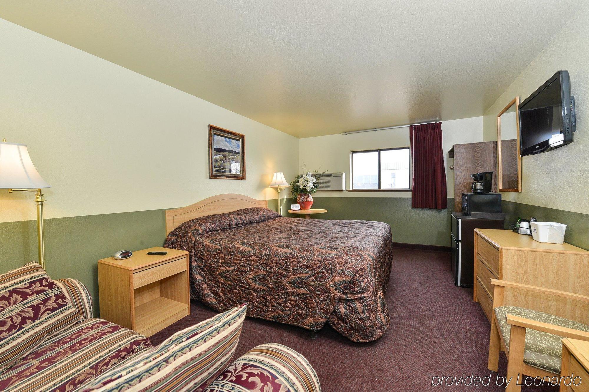 Super 8 By Wyndham Dillon Motel Екстериор снимка