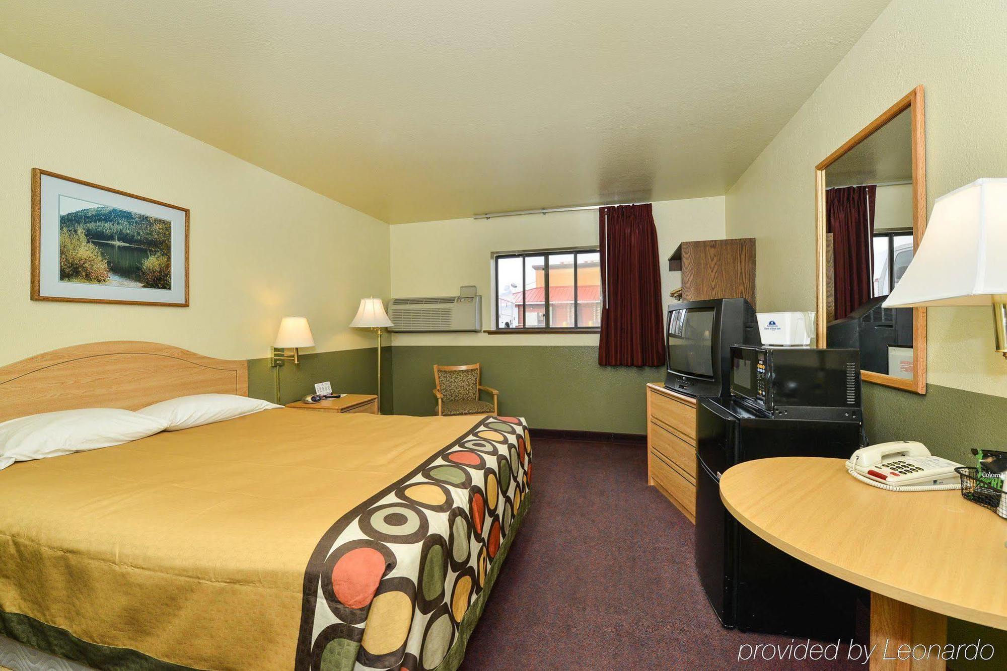 Super 8 By Wyndham Dillon Motel Екстериор снимка